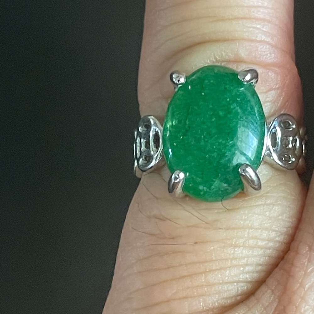 Oval green jade stone ring size 5.5 - Picture 8 of 9